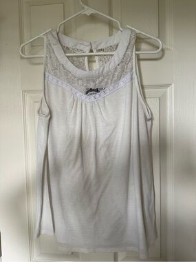 White Corvia Sleeveless Top w lace sz XL.